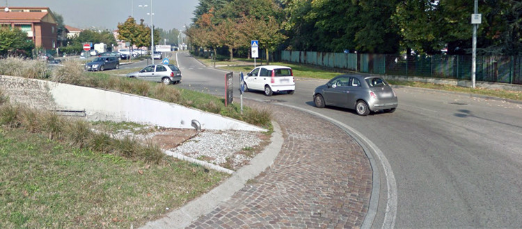 IN ROTONDA: CHI HA RAGIONE? IN ROTONDA: CHI HA RAGIONE?